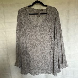 EUC 2X flowy ruffle front sheer blouse
